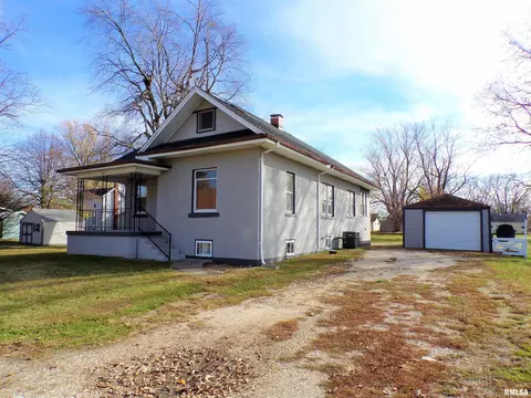 404 W Snyder St, Abingdon, IL 61410 photo 2