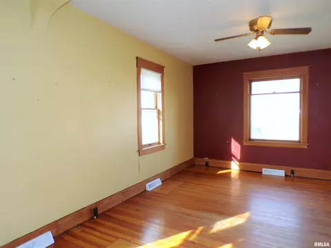 404 W Snyder St, Abingdon, IL 61410 photo 14