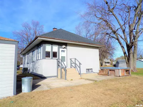 404 W Snyder St, Abingdon, IL 61410 photo 5