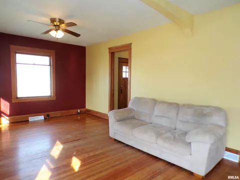 404 W Snyder St, Abingdon, IL 61410 photo 13