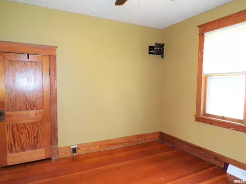 404 W Snyder St, Abingdon, IL 61410 photo 21