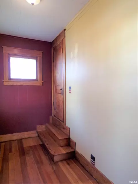 404 W Snyder St, Abingdon, IL 61410 photo 12