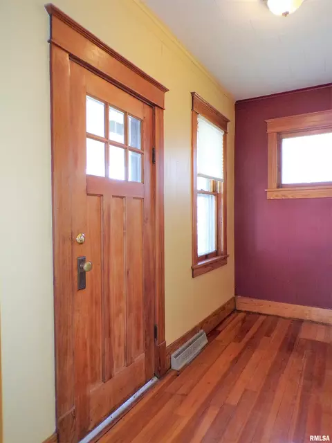 404 W Snyder St, Abingdon, IL 61410 photo 11