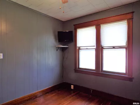 404 W Snyder St, Abingdon, IL 61410 photo 25