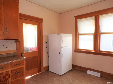 404 W Snyder St, Abingdon, IL 61410 photo 19