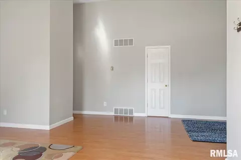 3713 Castle Hill Blvd, Springfield, IL 62712 photo 5