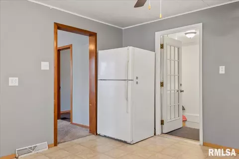315 Elm St, Thayer, IL 62689 photo 15