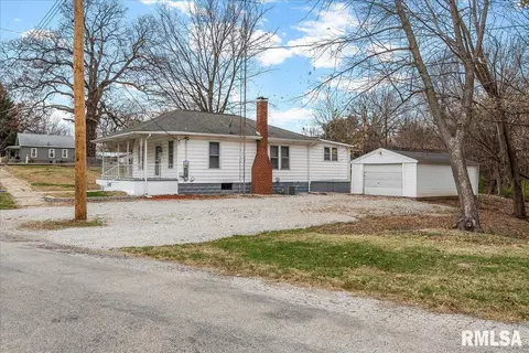 315 Elm St, Thayer, IL 62689 photo 2