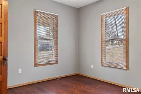 315 Elm St, Thayer, IL 62689 photo 16