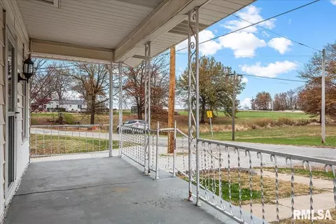 315 Elm St, Thayer, IL 62689 photo 4