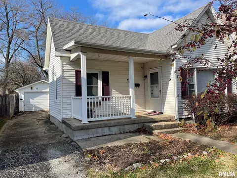 1343 N 4th St, Springfield, IL 62702 photo 2