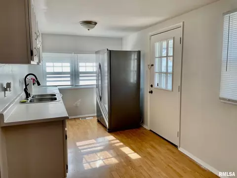 1343 N 4th St, Springfield, IL 62702 photo 6