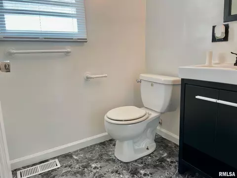 1343 N 4th St, Springfield, IL 62702 photo 9