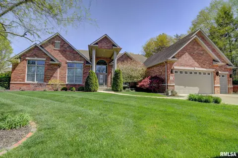 1341 Churchill Dr, Springfield, IL 62702