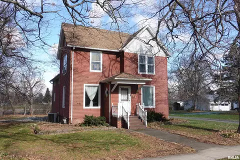 215 E Holmes St, Oneida, IL 61467 photo 3