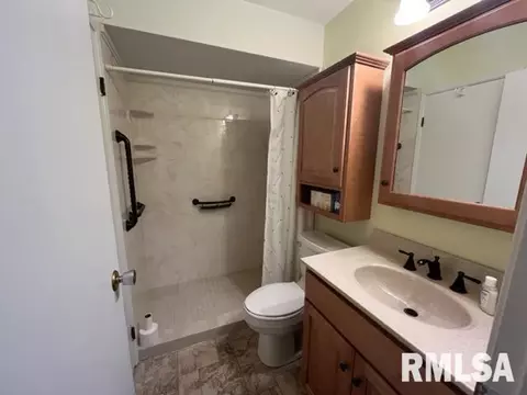 17 Oakbend Ct, Springfield, IL 62704 photo 8
