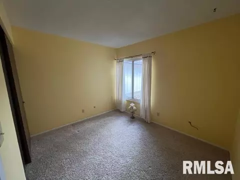 17 Oakbend Ct, Springfield, IL 62704 photo 6