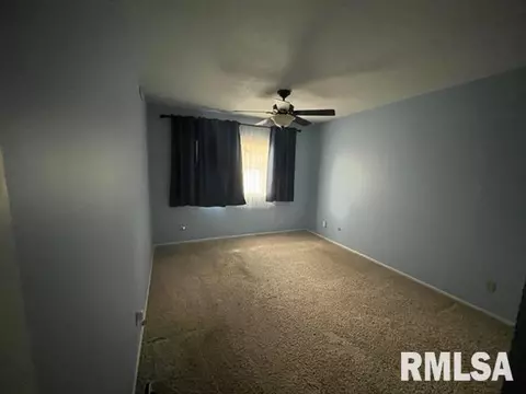 17 Oakbend Ct, Springfield, IL 62704 photo 7