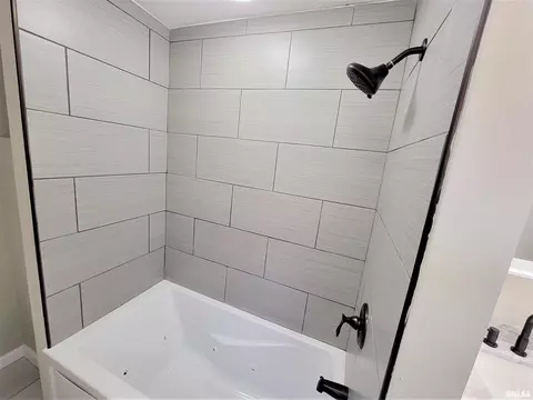 37 Devine Dr, Riverton, IL 62561 photo 22