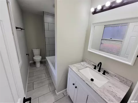 37 Devine Dr, Riverton, IL 62561 photo 21