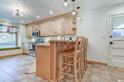 1825 Outer Park Dr, Springfield, IL 62704 photo 11