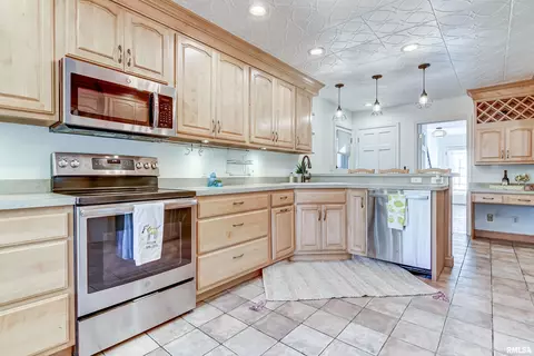 1825 Outer Park Dr, Springfield, IL 62704 photo 7