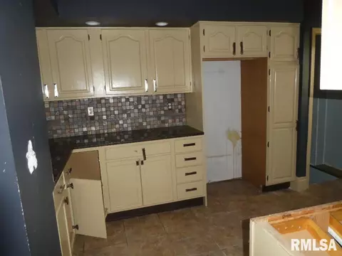 1806 S 4th St, Springfield, IL 62703 photo 9