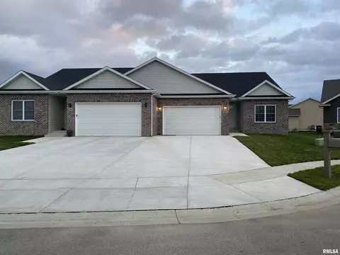3210 Greenbriar Dr, Springfield, IL 62711 photo 1