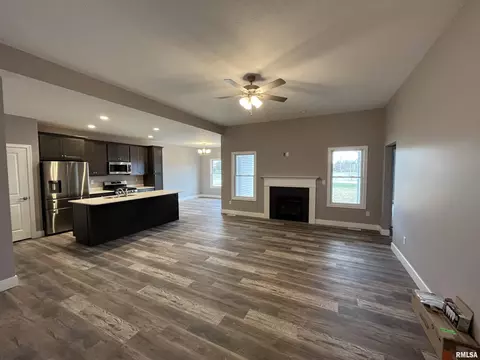 3210 Greenbriar Dr, Springfield, IL 62711 photo 5