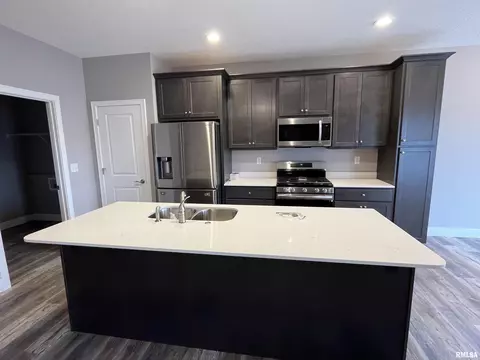 3210 Greenbriar Dr, Springfield, IL 62711 photo 8