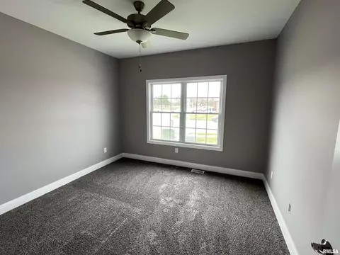 3210 Greenbriar Dr, Springfield, IL 62711 photo 18