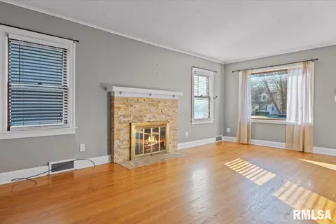 2012 S Whittier Ave, Springfield, IL 62704 photo 9