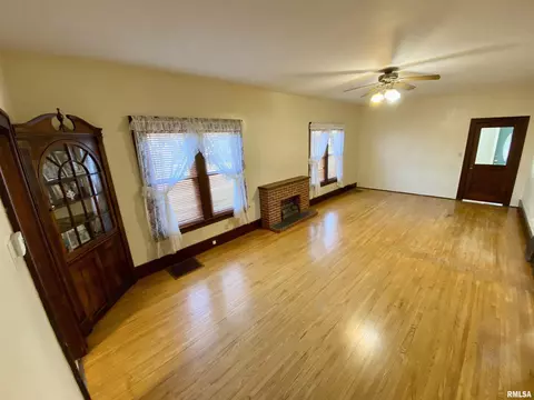 307 E Main St, Concord, IL 62631 photo 11