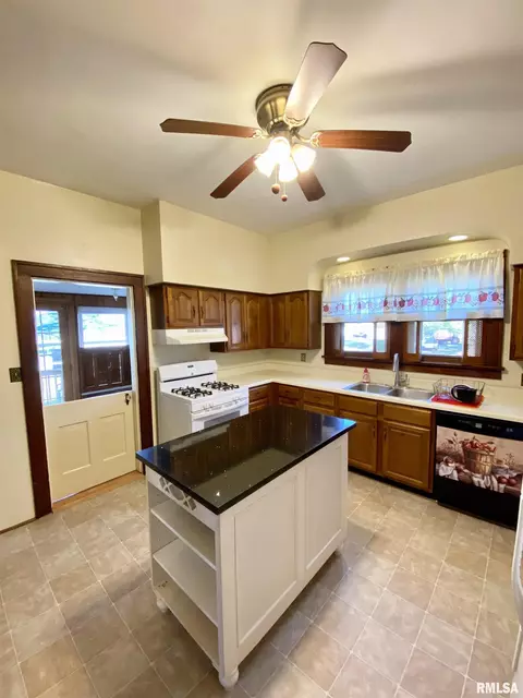 307 E Main St, Concord, IL 62631 photo 17
