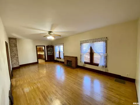 307 E Main St, Concord, IL 62631 photo 8