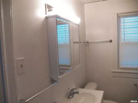 2321 Holmes Ave, Springfield, IL 62704 photo 4