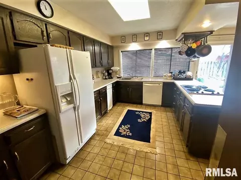 12 Navajo Dr, Springfield, IL 62711 photo 6
