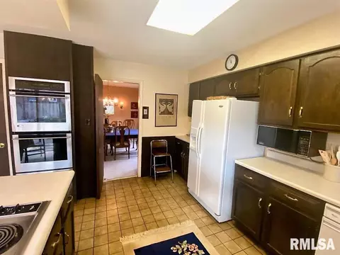 12 Navajo Dr, Springfield, IL 62711 photo 8