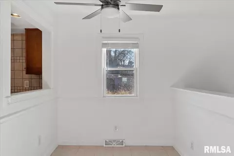 2424 S 10th St, Springfield, IL 62703 photo 9