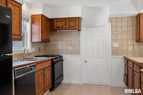 2424 S 10th St, Springfield, IL 62703 photo 13