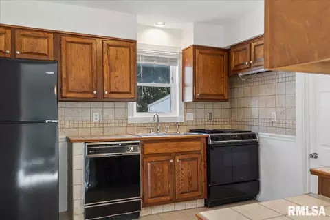 2424 S 10th St, Springfield, IL 62703 photo 12