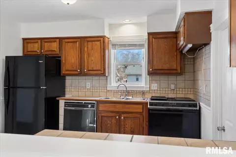 2424 S 10th St, Springfield, IL 62703 photo 11