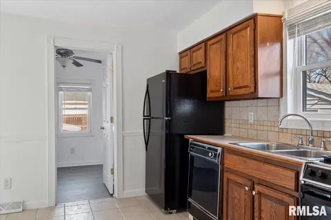 2424 S 10th St, Springfield, IL 62703 photo 15