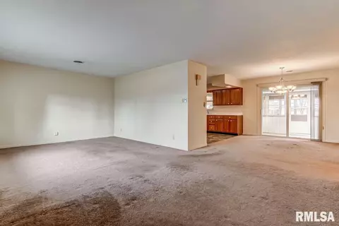 6 Lakewind Dr, Springfield, IL 62703 photo 5
