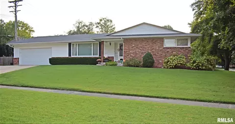 2401 S Bates Ave, Springfield, IL 62704 photo 1