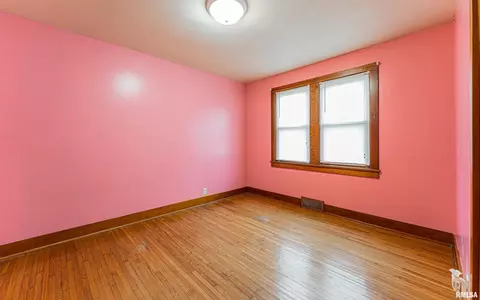 413 E North St, Emden, IL 62635 photo 14