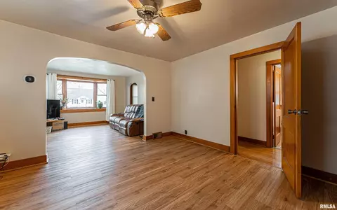 413 E North St, Emden, IL 62635 photo 9