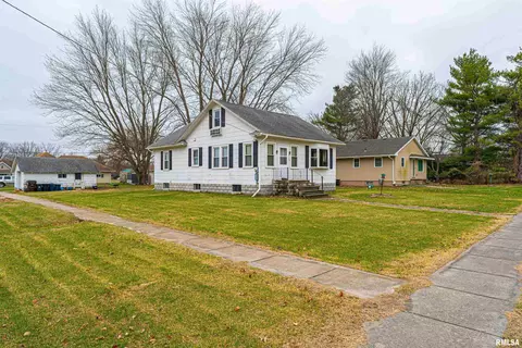 413 E North St, Emden, IL 62635 photo 2