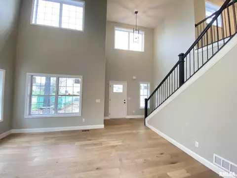 6300 Winterberry Ln, Springfield, IL 62712 photo 2