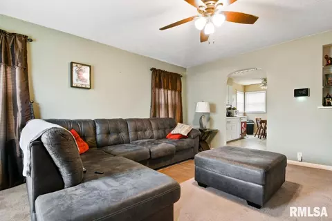 2920 Elliott Ave, Springfield, IL 62702 photo 2